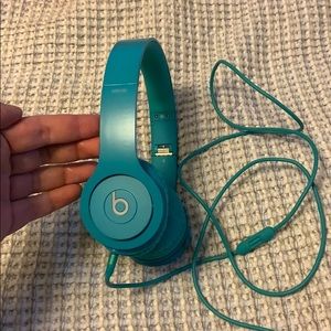 Beats by Dre on ear plug in headphones